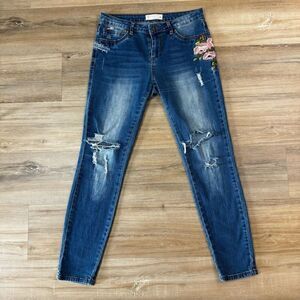 Angels Kiss Women's 9 Embroidered Rose Skinny Jeans Midrise Distressed Stretchy